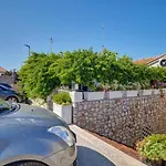 Goga - Seaview & Parking Апартаменты *